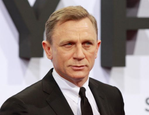 Daniel Craig Cedera Pergelangan Kaki, Syuting James Bond Tertunda