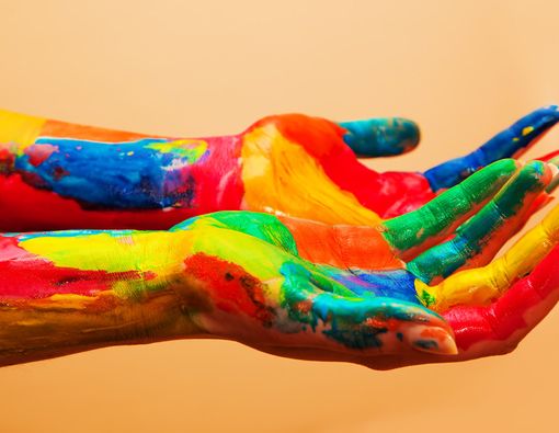 Kapan Orangtua Boleh Mengenalkan Warna pada Anak?