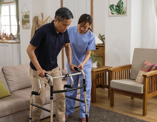 Tips Merawat Pasien Stroke di Rumah