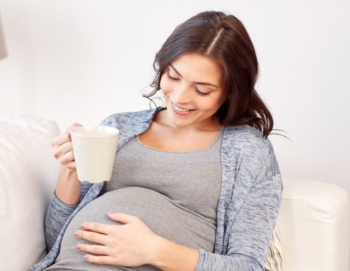 Segudang Manfaat Minum Air Hangat untuk Ibu Hamil