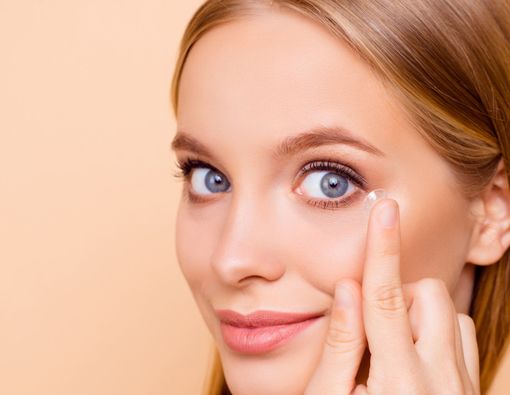 Cara Memilih Lensa kontak yang Tepat untuk Mata Minus