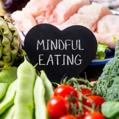 Cara Terapkan Mindful Eating pada Anak dan Manfaatnya