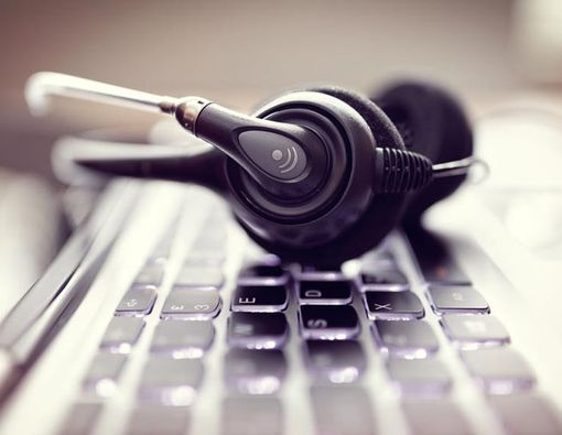 Gangguan Telinga Akibat Terlalu Sering Pakai Headset