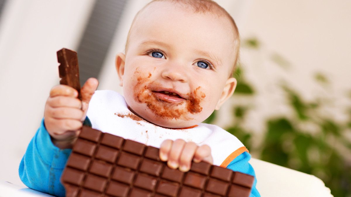 Alasan Bayi di Bawah Satu Tahun Tak Boleh Makan Cokelat