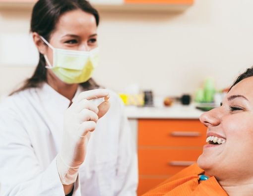 7 Makanan dan Minuman yang Harus Dihindari Setelah Cabut Gigi