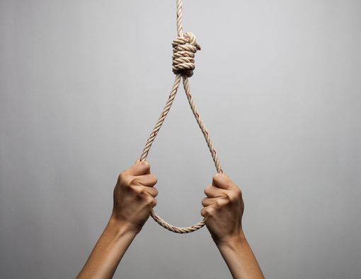 Mana yang Lebih Berisiko Bunuh Diri, Pria atau Wanita?