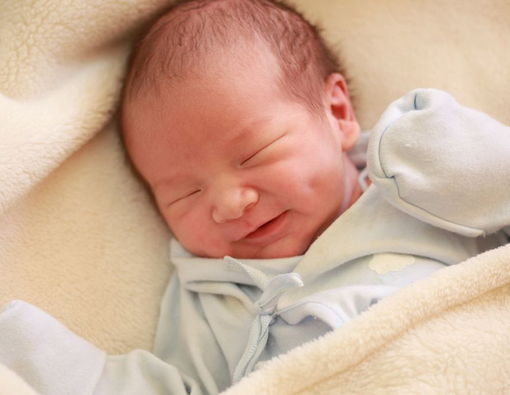 Bisakah Bikin Bayi punya Lesung Pipi?