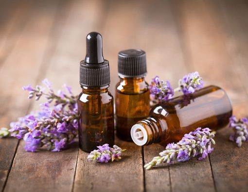 Segarkan Pikiran dengan 5 Minyak Aromaterapi Ini