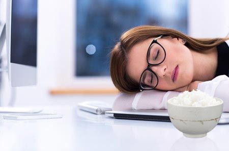 Makan Nasi Bisa Bikin Ngantuk, Mitos atau Fakta?