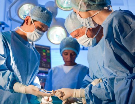 Mengenal Operasi Penggantian Panggul Total Pada Pasien