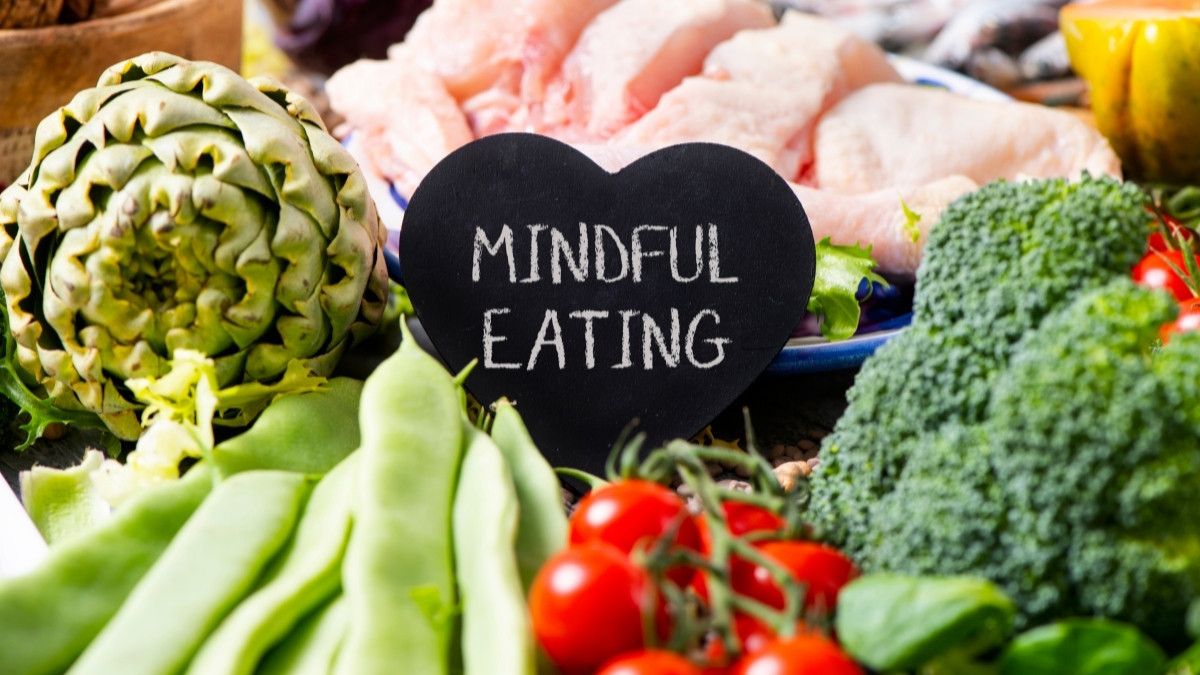 Cara Terapkan Mindful Eating pada Anak dan Manfaatnya