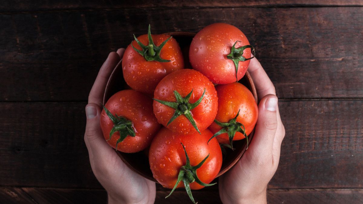 Tomat, Tumbuhan Bermanfaat yang Menyimpan Racun Mematikan