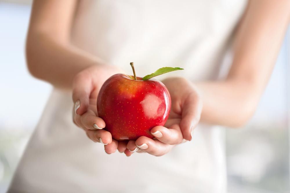 Benarkah Penderita Diabetes Tak Boleh Makan Apel?