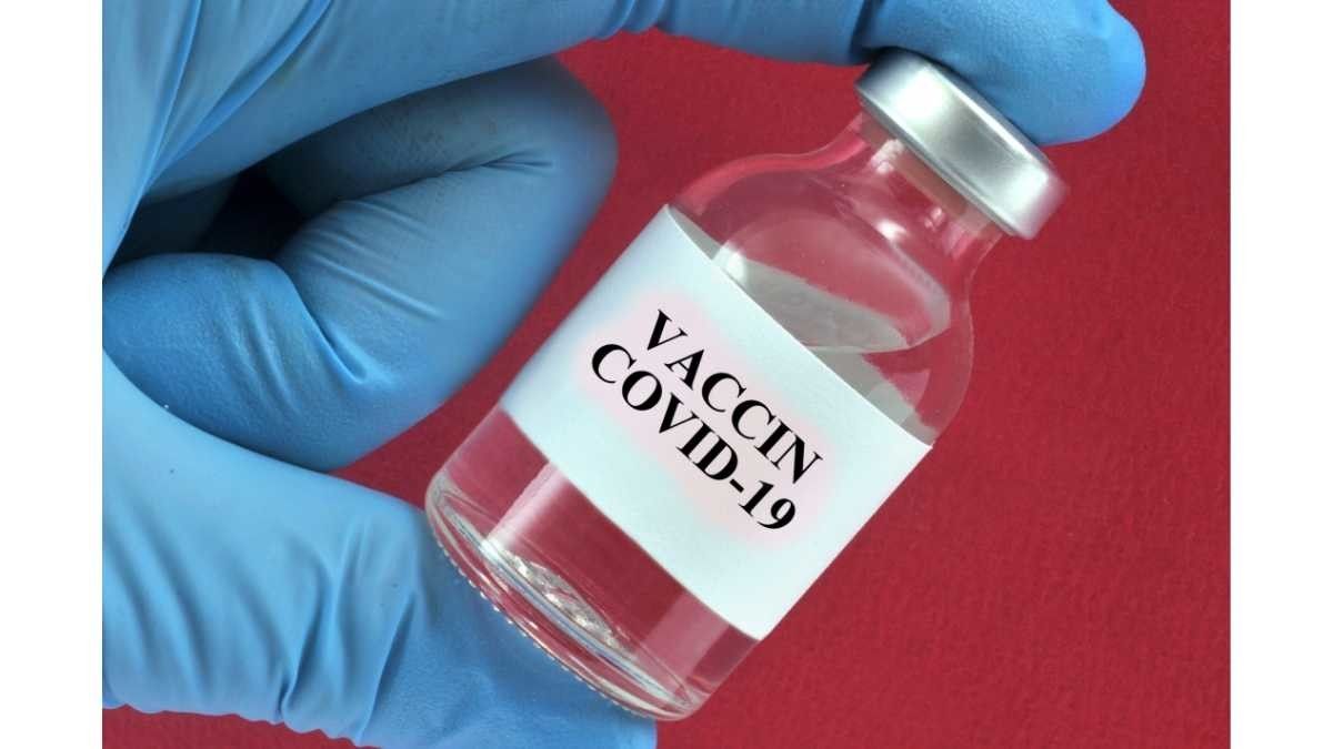 Ilustrasi vaksin COVID terbuat dari tembakau