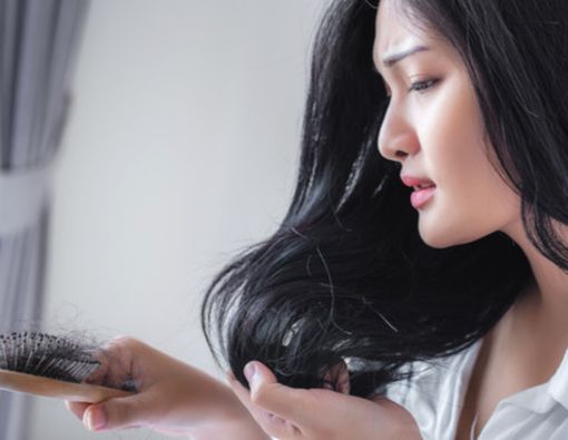 Penyebab Rambut Rontok pada Wanita