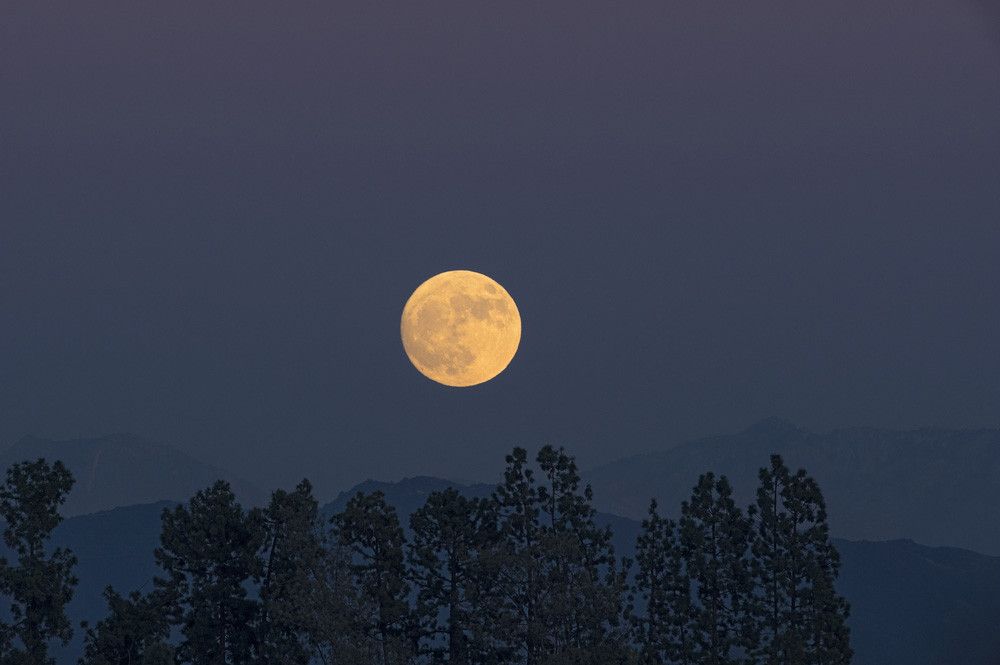 Benarkah Supermoon Berdampak pada Pasien Autoimun?