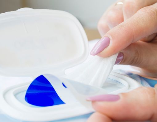 Amankah Membersihkan Vagina dengan Tisu Basah?