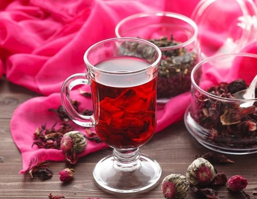 Potensi Risiko Mengonsumsi Teh Bunga Sepatu bagi Ibu Hamil