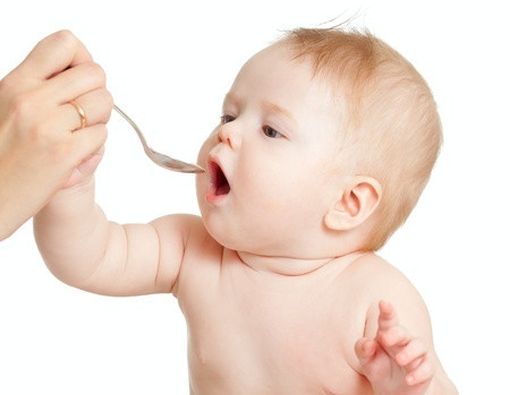 Kapan Usia yang Tepat Anak Boleh Diberikan Makanan Selain Susu?