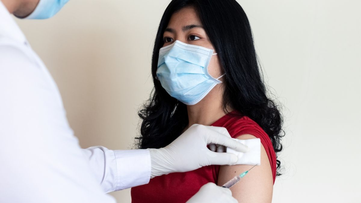 Pentingnya Vaksin COVID-19 Booster Ketiga di Tengah Lonjakan Kasus di Indonesia