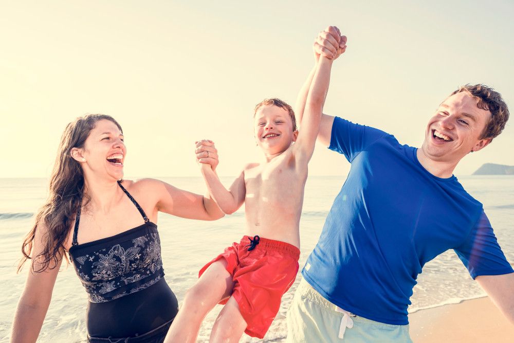 7 Kiat Mengajak Anak Liburan di Alam Bebas