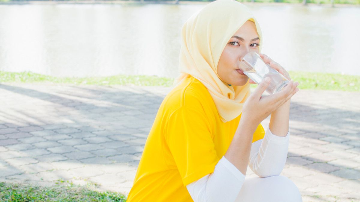 6 Manfaat Air Zamzam bagi Jemaah Haji yang Hamil
