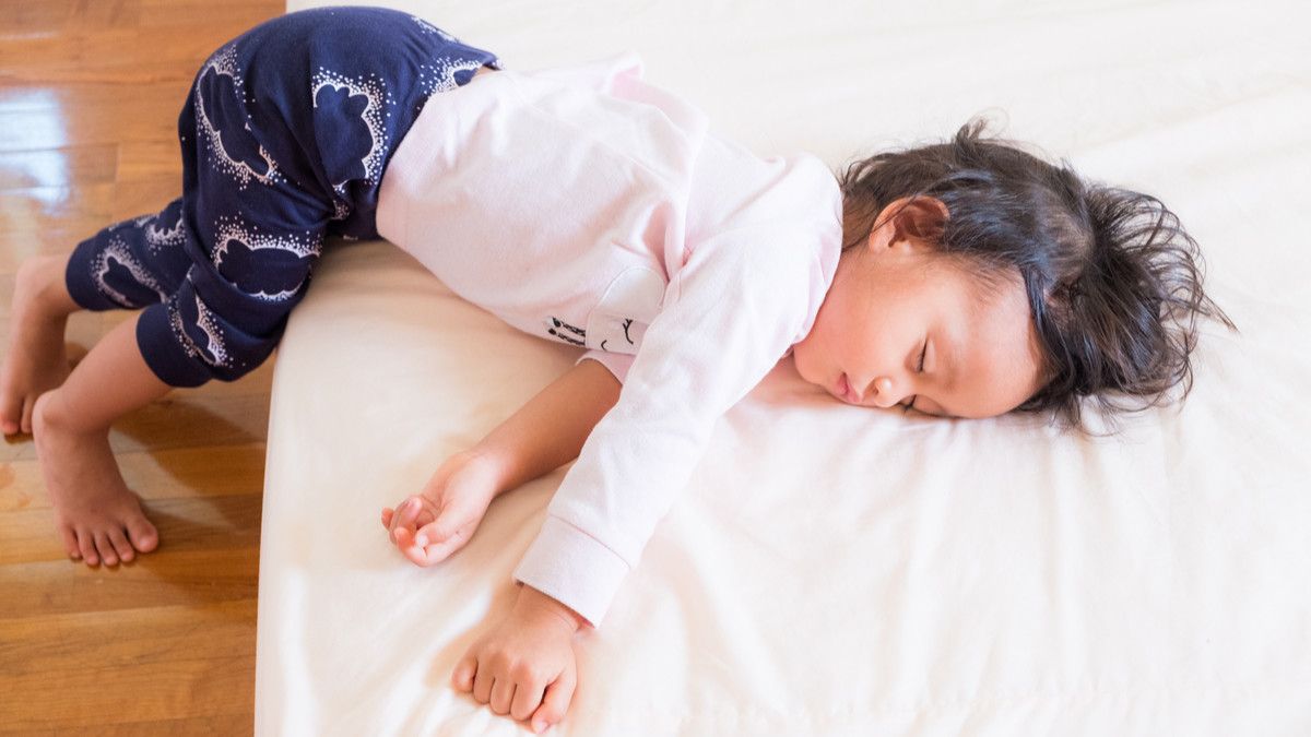 Wajar atau Tidak Balita Sering Berpindah Posisi Saat Tidur?