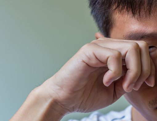 Awas, Ini 4 Bahaya Mengucek Mata!