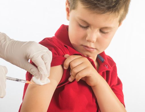 Selain Imunisasi Wajib, Perlukah Imunisasi Tambahan untuk Anak Anda?