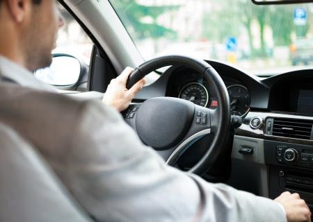 3 Kiat Cegah Sakit Punggung Selama Menyetir Mobil