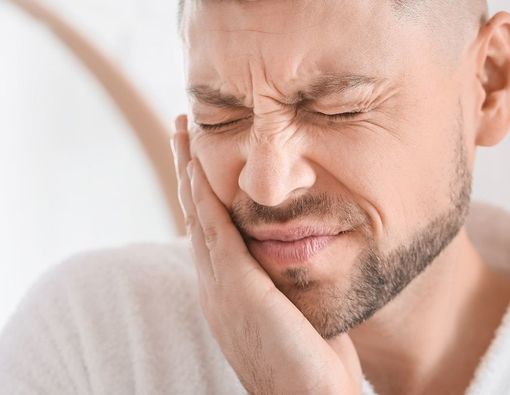 Tips Mengatasi Gusi Berdarah Usai Cabut Gigi