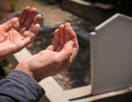 Manfaat Nyekar atau Ziarah Kubur Masuk Bulan Ramadhan