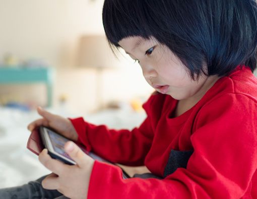 Tips Bijak Mengatur Penggunaan Gadget pada Si Kecil