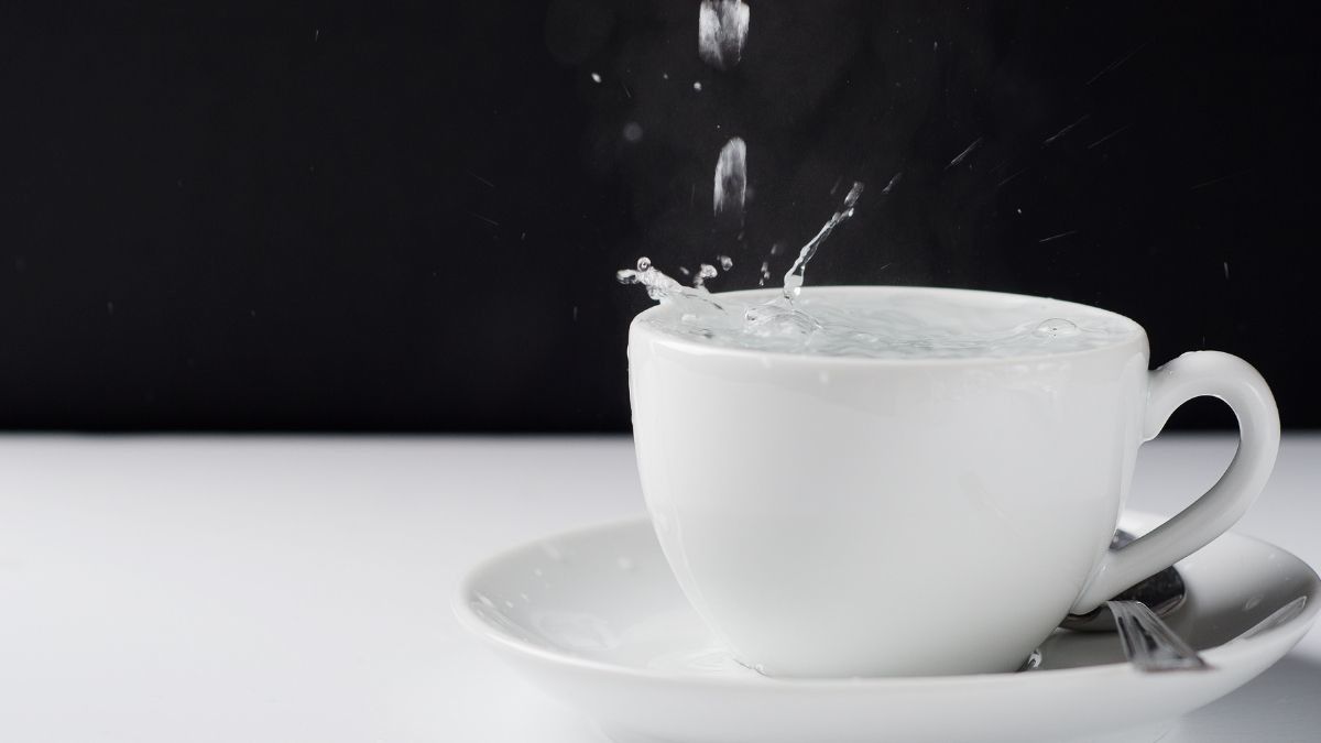 Benarkah Air Hangat Bisa Hancurkan Lemak Tubuh?