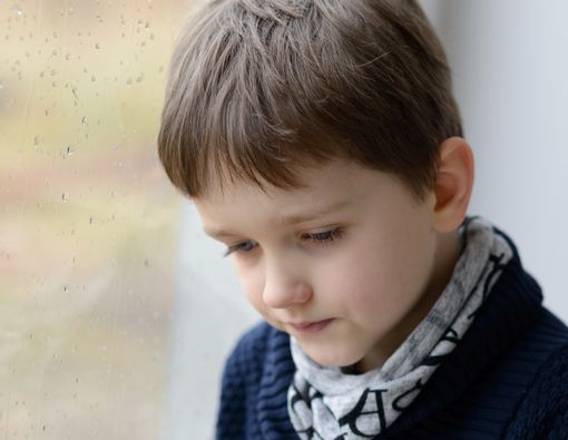 Anak Terlalu Pendiam? Waspadai Gangguan Pendengaran