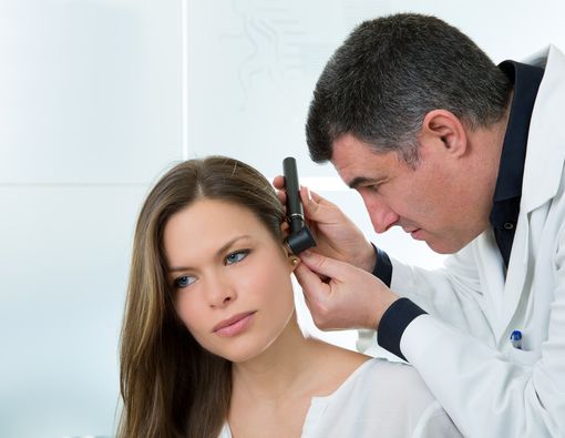 5 Gejala Gangguan Pendengaran yang Sering Terabaikan