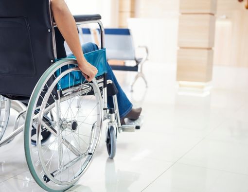 Mengenal Jenis-Jenis Kursi Roda dan Fungsinya