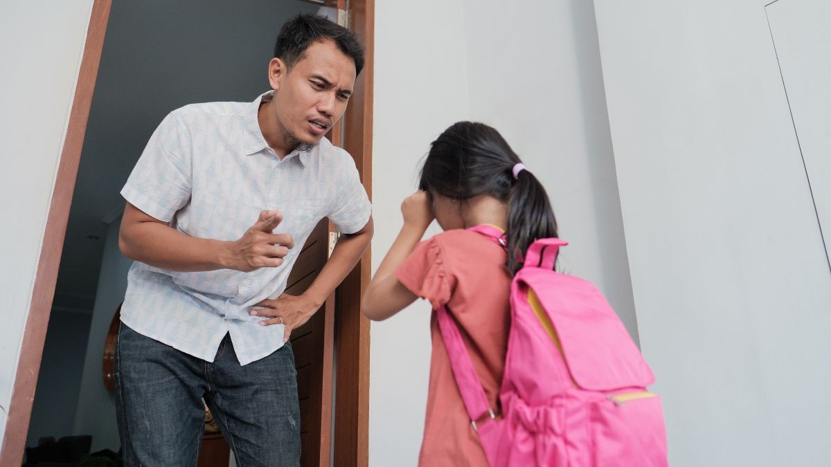 20 Perkataan Dad Shaming yang Menyakitkan