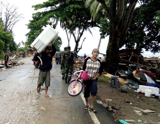 Kiat Atasi Trauma Korban Tsunami Selat Sunda