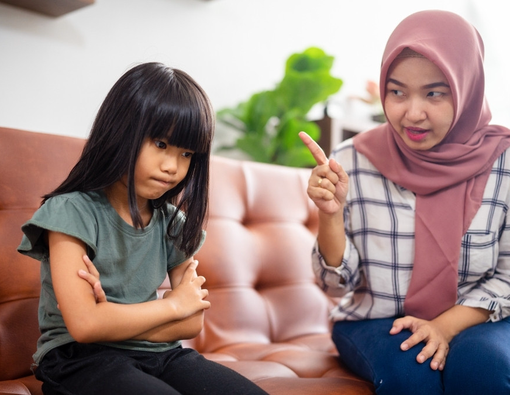 Anak Suka Membantah, Ini Cara Bunda Menghadapinya