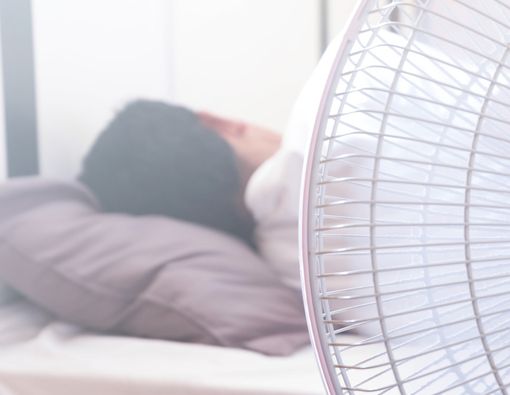 8 Bahaya Tidur dengan Kipas Angin, Apa Saja?