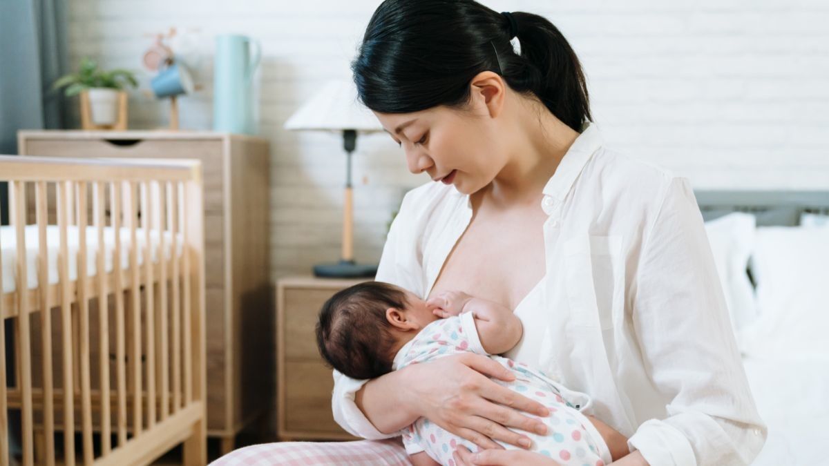 6 Efek Samping Menyusui Saat Hamil, Apa Bahayanya?
