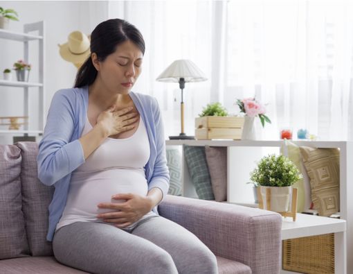 7 Cara Ampuh Atasi Asam Lambung Saat Hamil yang Bisa Mama Lakukan