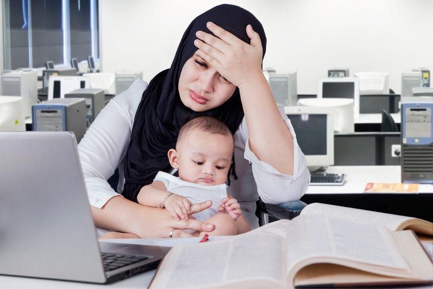 Saat Demam, Bolehkah Sang Ibu Menyusui Anaknya?