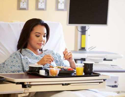 Kapan Boleh Makan Usai Operasi Caesar?