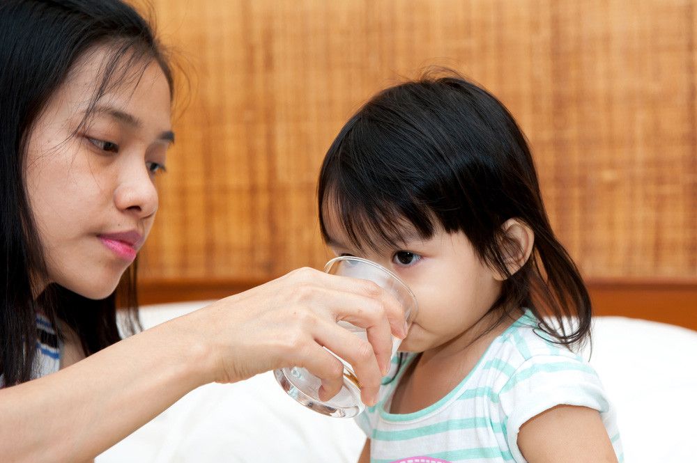 Kiat Sukses Menyapih si Kecil Tanpa Rewel