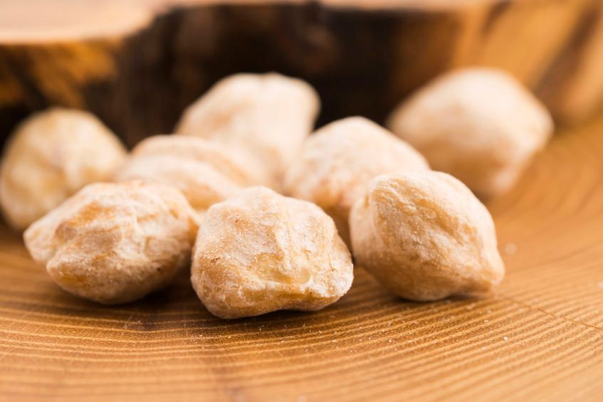 Minyak Kemiri Bikin Kumis dan Jambang Tumbuh Lebat?