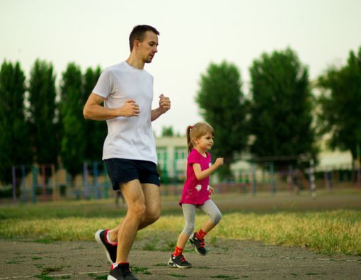 8 Cara Menanamkan Kebiasaan Olahraga pada Anak