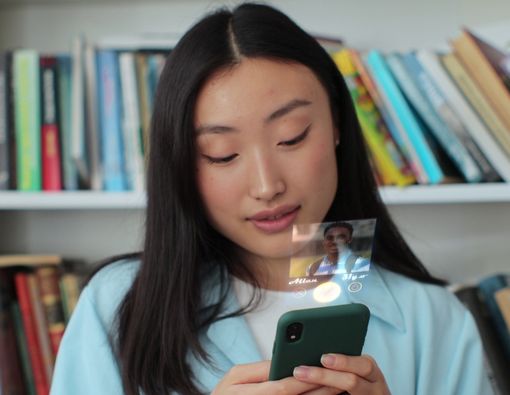 Fenomena Kesepian dan Ketergantungan pada AI (Artificial Intelligence)