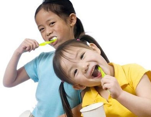 Trik Agar Sikat Gigi Jadi Menyenangkan untuk Si Kecil